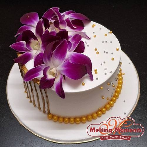 Flower Desighn Anniversary Cake 